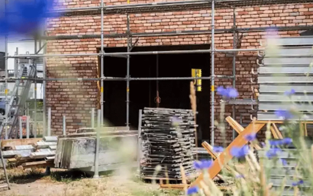 Sleutel op de deur vs bouwen op maat
